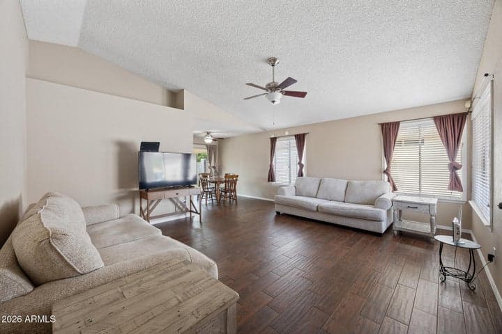 2111 E PARADISE Lane, Phoenix, AZ