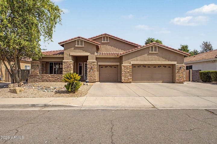 870 E LYNX Way, Chandler, AZ