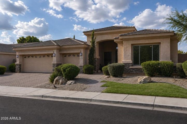 1764 W COCONINO Drive, Chandler, AZ