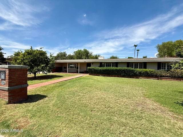 5948 E CALLE DEL PAISANO --, Phoenix, AZ