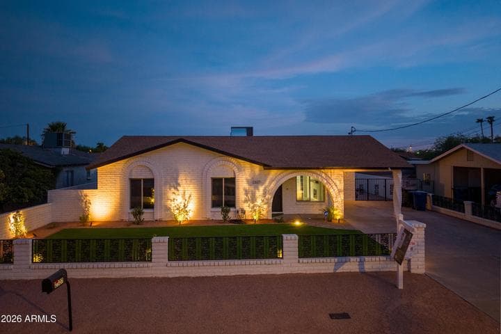 2327 E VICTORY Drive, Tempe, AZ