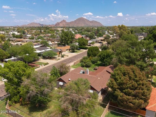 3205 E CLARENDON Avenue, Phoenix, AZ