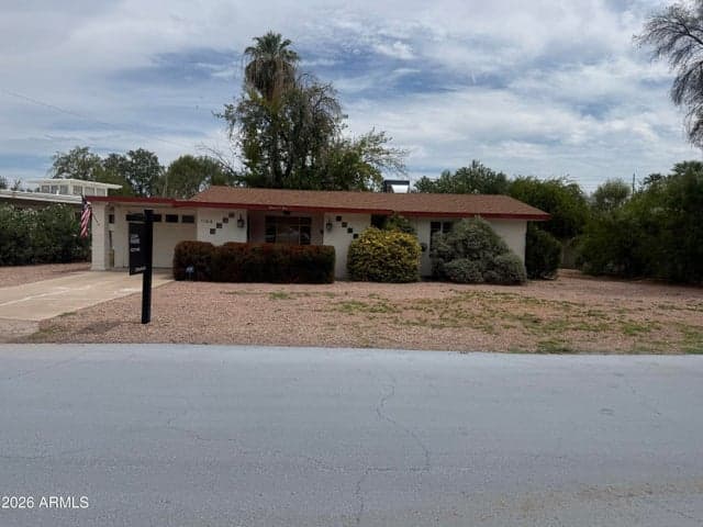 1104 E FERN Drive, Phoenix, AZ