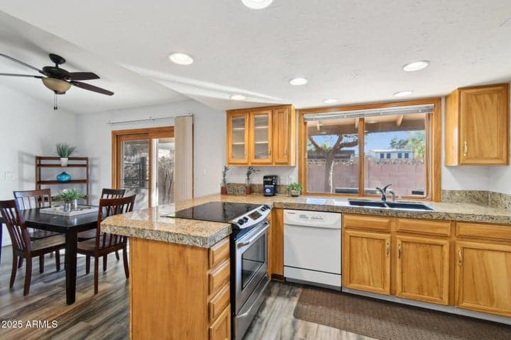 4530 W Continental Drive, Glendale, AZ