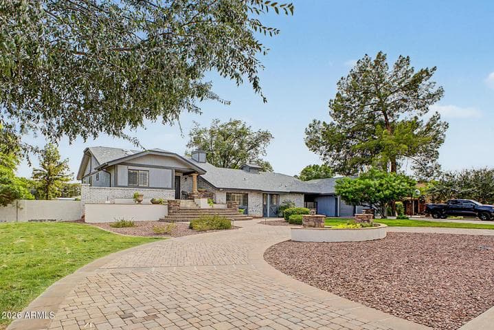 1069 E CARVER Road, Tempe, AZ