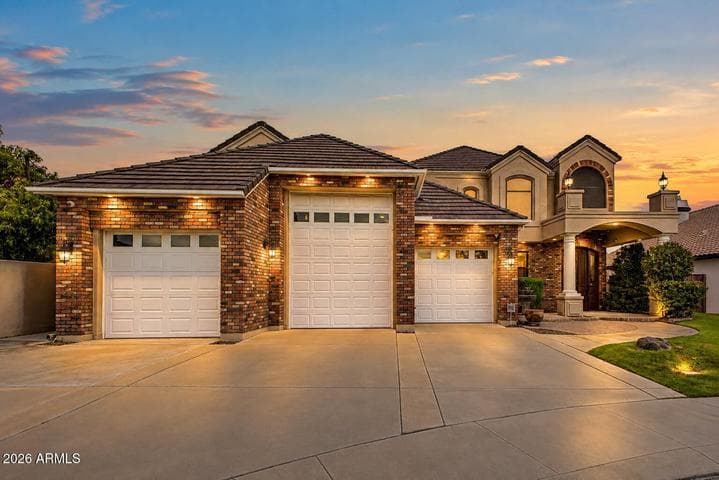 1748 E QUEEN PALM Drive, Gilbert, AZ