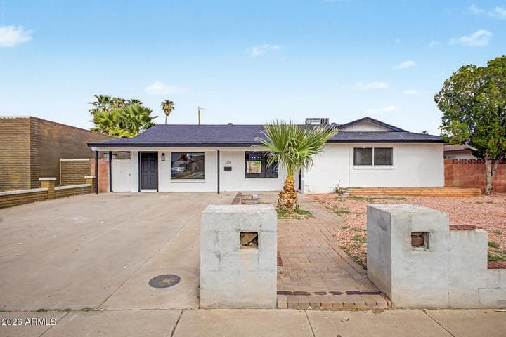 5207 N 39TH Drive, Phoenix, AZ