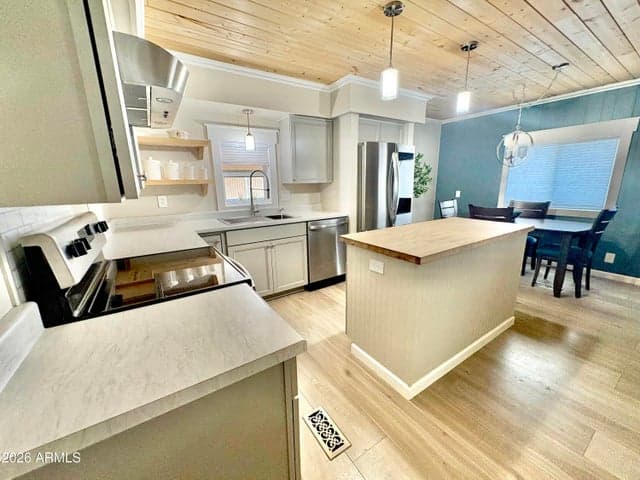 2175 W SOUTHERN Avenue #203, Apache Junction, AZ
