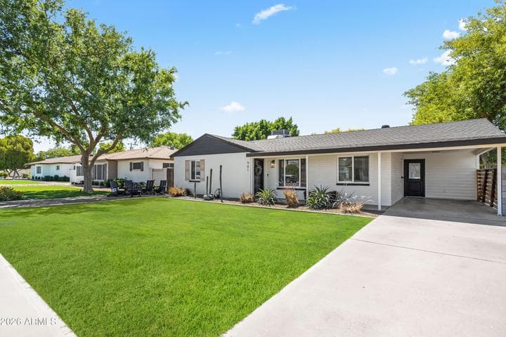 901 E BERRIDGE Lane, Phoenix, AZ