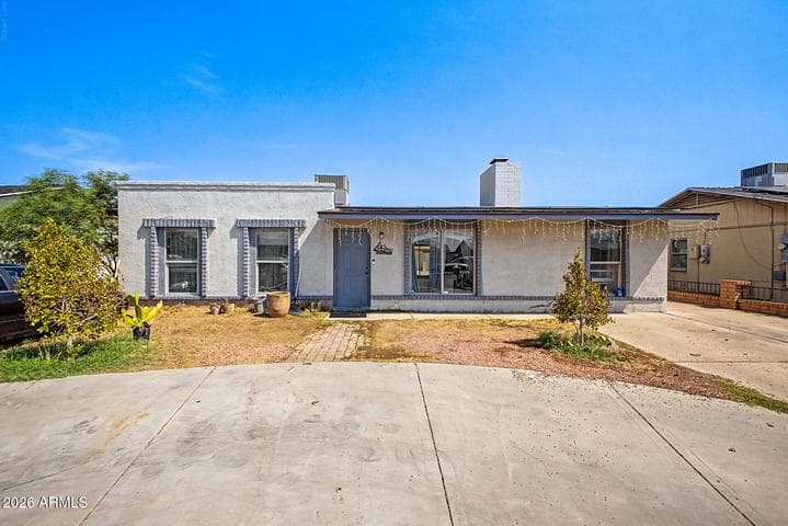 8730 W EARLL Drive, Phoenix, AZ