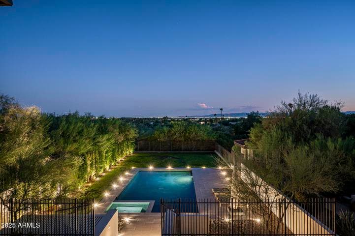3977 E Paradise View Drive, Paradise Valley, AZ