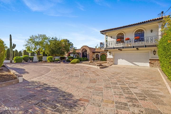 320 W BETHANY HOME Road, Phoenix, AZ