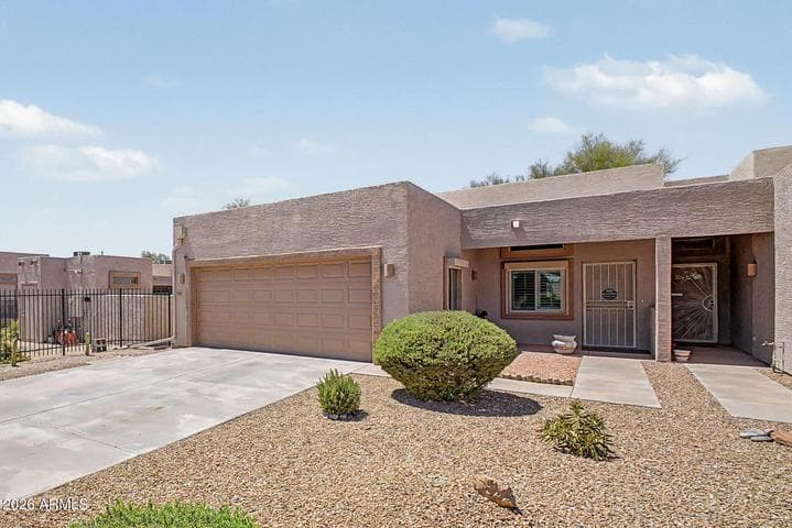 948 S LAWTHER Drive, Apache Junction, AZ