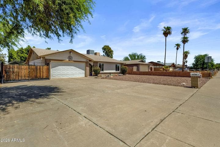 4126 W SWEETWATER Avenue, Phoenix, AZ