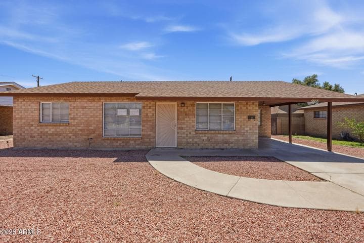 2743 W Ocotillo Road, Phoenix, AZ