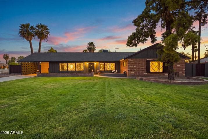 2528 N 48TH Place, Phoenix, AZ