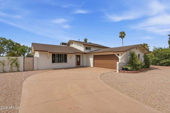 8355 E STELLA Lane, Scottsdale, AZ