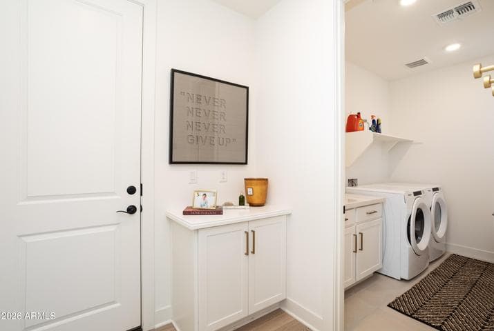 2121 W SONORAN DESERT Drive #8, Phoenix, AZ