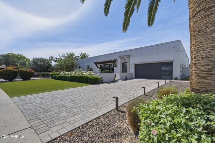8113 E DEL CADENA Drive, Scottsdale, AZ