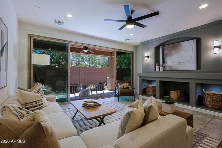 157 E CANYON Way, Chandler, AZ