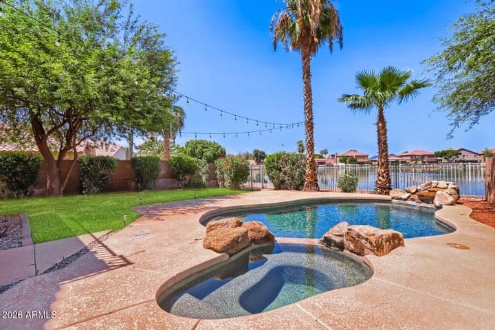 10932 W GRANADA Road, Avondale, AZ