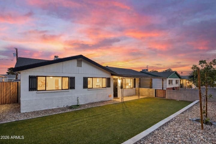 1017 E EL CAMINITO Drive, Phoenix, AZ