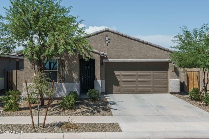 16054 W SMOKETREE Drive, Surprise, AZ