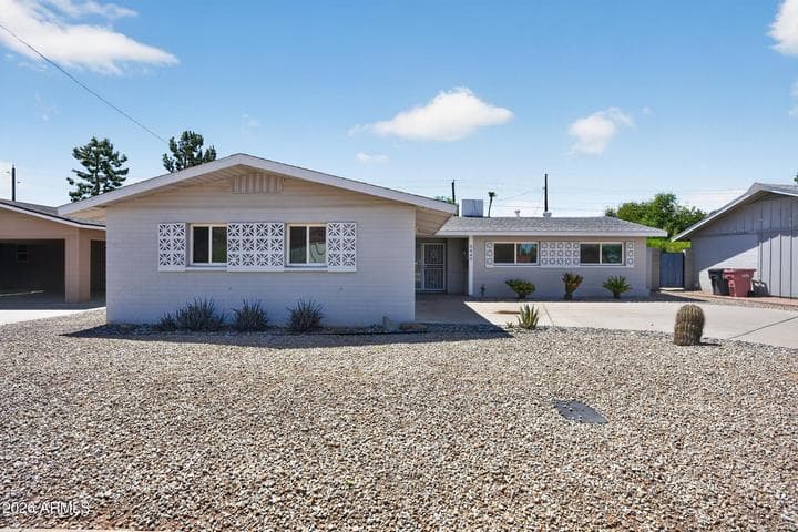 8449 E JACKRABBIT Road, Scottsdale, AZ