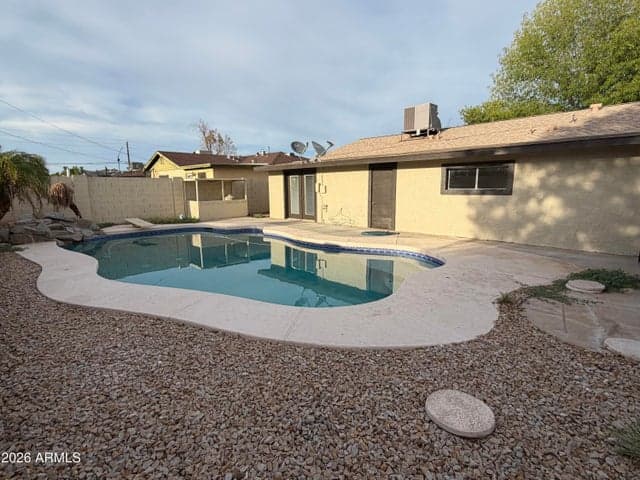 20 S CATALINA Street, Gilbert, AZ