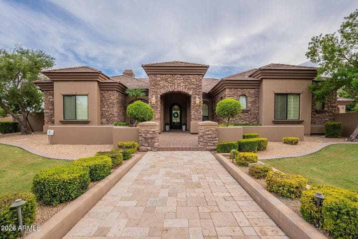 1131 E DESERT Court, Gilbert, AZ