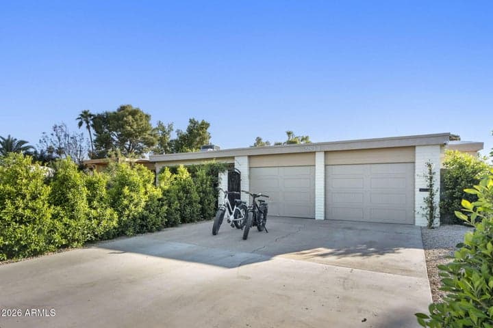 2811 E CORRINE Drive, Phoenix, AZ