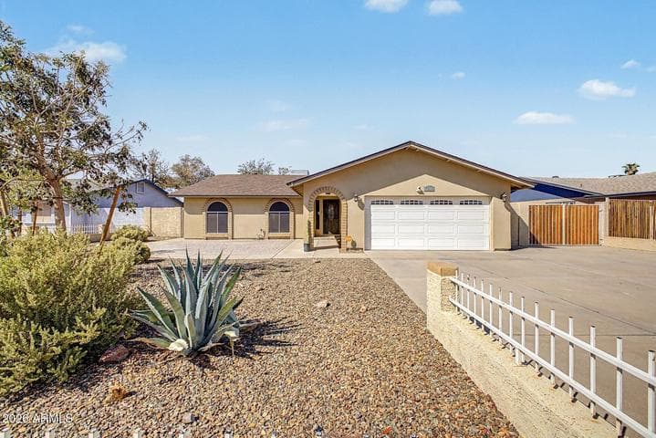 7208 W SUNNYSLOPE Lane, Peoria, AZ