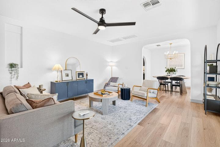 2319 E EARLL Drive, Phoenix, AZ