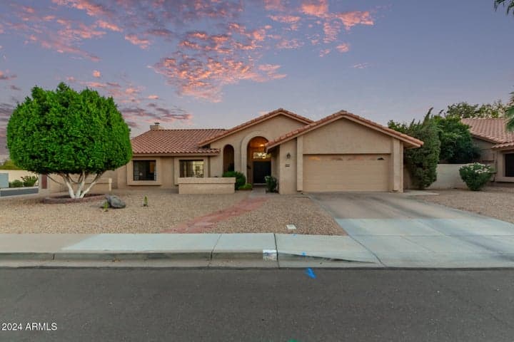 2555 N TAMARISK Street, Chandler, AZ