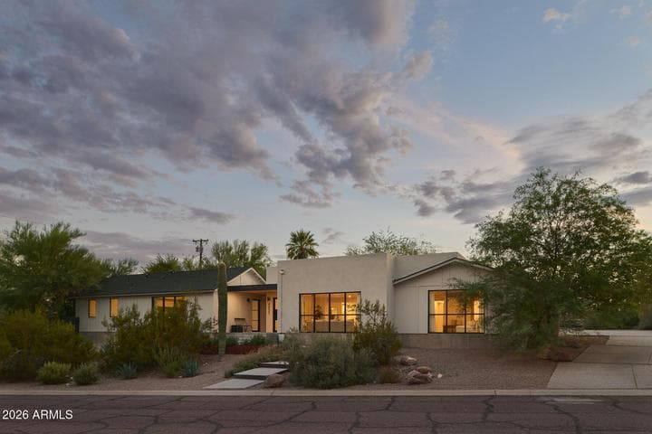 4035 E MCDONALD Drive, Phoenix, AZ