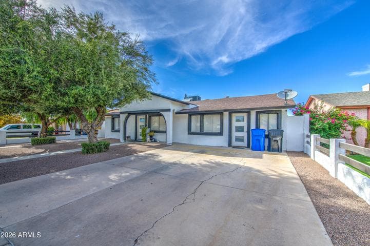 7004 W CORONADO Road, Phoenix, AZ