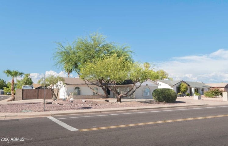 5622 W GROVERS Avenue, Glendale, AZ