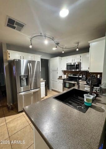 3152 W CREST Lane, Phoenix, AZ