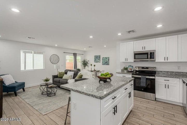 1934 E CARVER Drive, Phoenix, AZ