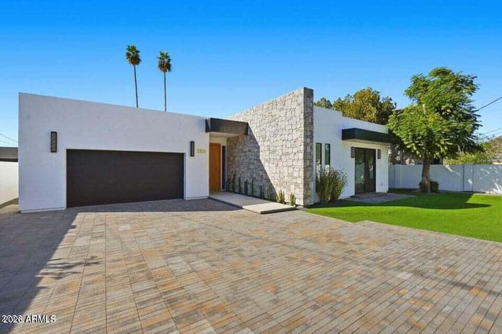 3106 N VALENCIA Lane, Phoenix, AZ