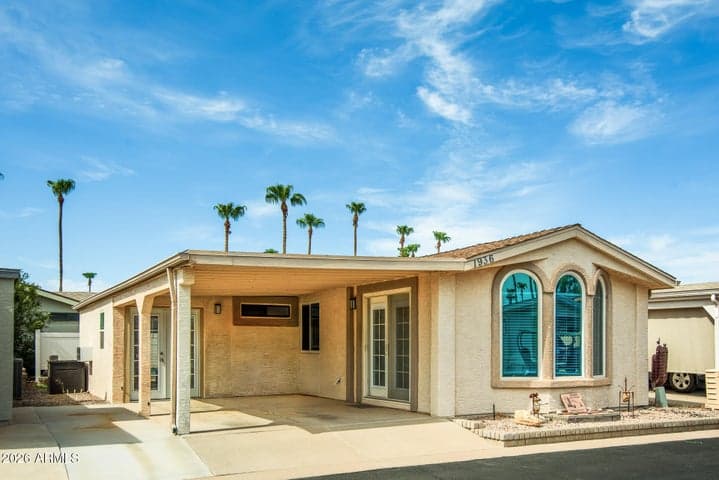 1936 E BELLERIVE Drive, Chandler, AZ