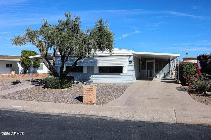 2227 N NICKLAUS Drive, Mesa, AZ