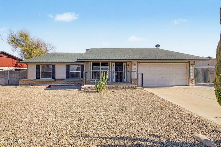 10819 W FRIER Drive, Glendale, AZ