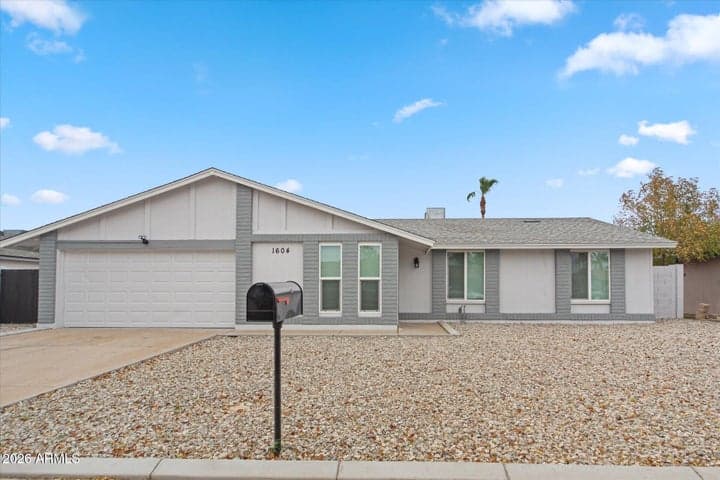 1604 W COLT Road, Chandler, AZ