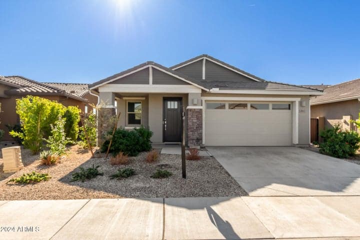 8911 W SOLANO Drive, Glendale, AZ