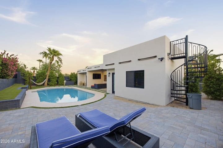 2002 E Vista Drive, Phoenix, AZ