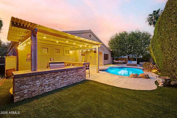 65 S PRESIDIO Drive, Gilbert, AZ