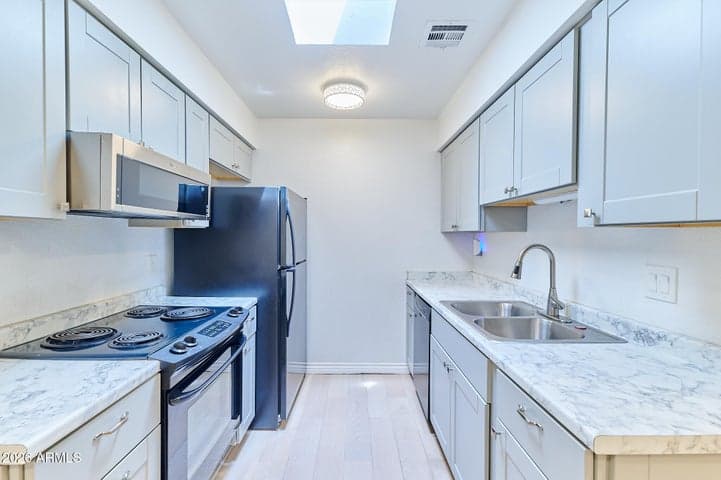 9027 W ELM Street #7, Phoenix, AZ