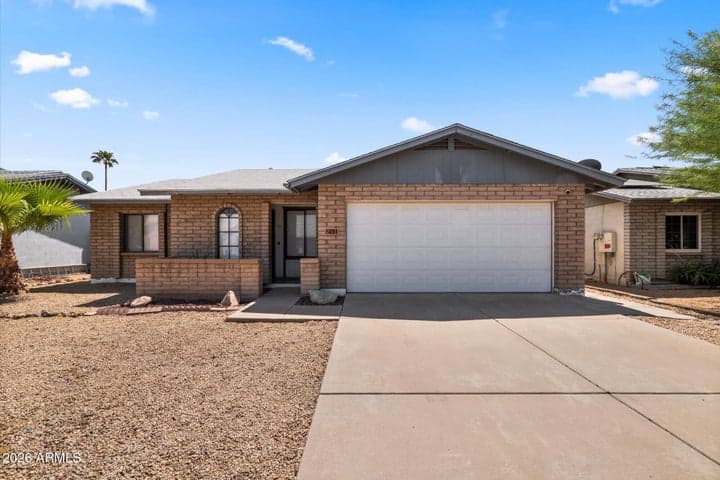 401 E ORAIBI Drive, Phoenix, AZ