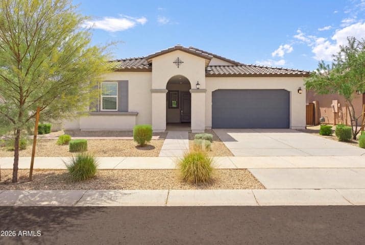 15039 W DESERT HOLLOW Drive, Surprise, AZ